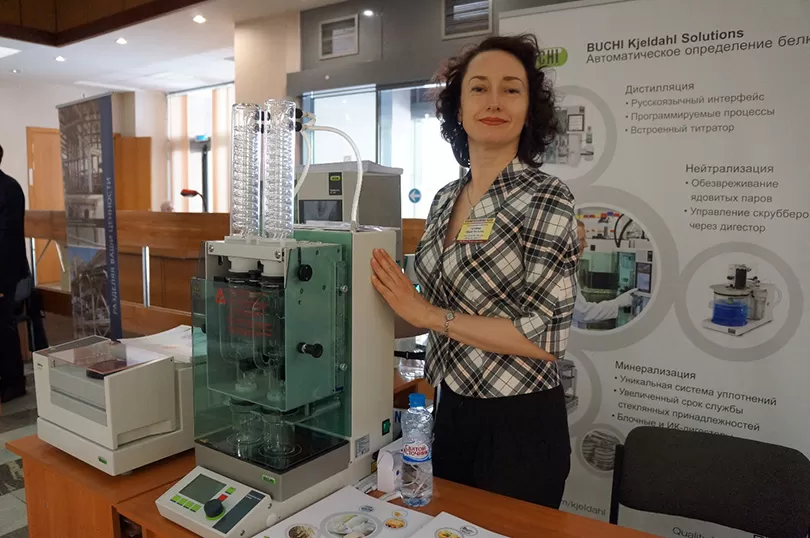 Экстрактор E-812 SOX - Дистиллятор K-375 - NIR N-500 на стенде ЗАО ДонауЛабМосква